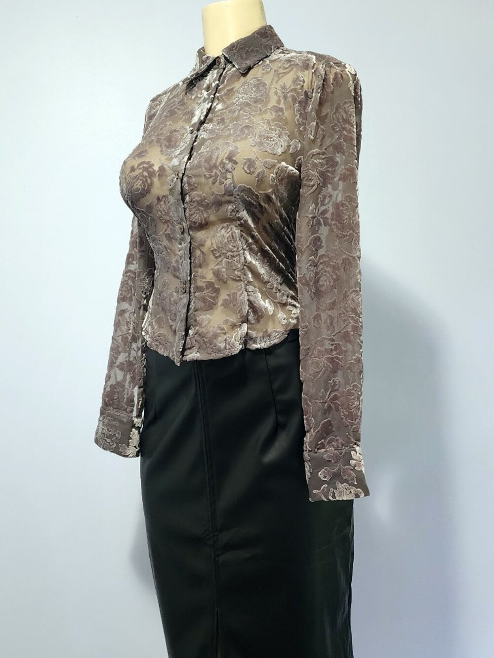 New With Tags Gap Whimsygoth Grey Sheer Floral Rose Button-Up Blouse Top
